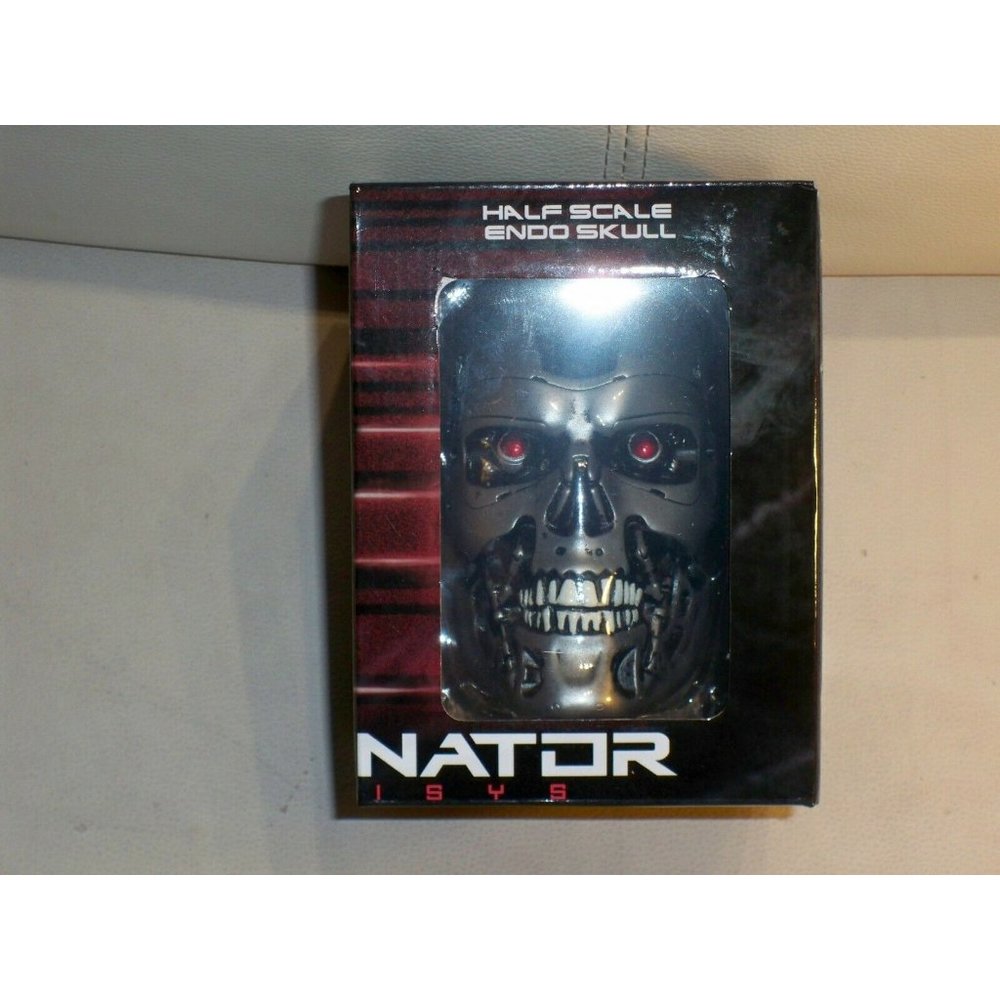 CHRONICLE COLLECTIBLES BY (LOOT CRATE) TERMINATOR GENISYS HALF SCALE ENDO SKULL
